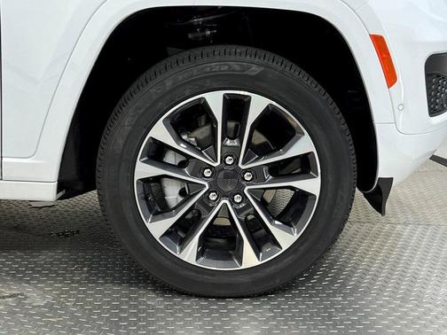 2025 Jeep Grand Cherokee Overland