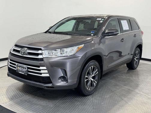 2019 Toyota Highlander LE