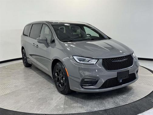 2022 Chrysler Pacifica Hybrid Touring L