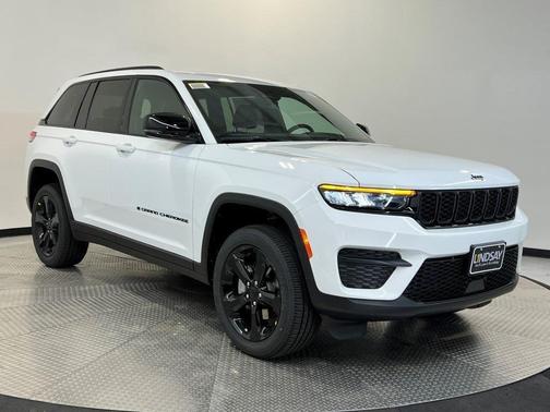 2025 Jeep Grand Cherokee Laredo