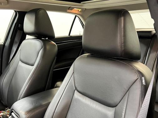 2023 Chrysler 300 Touring L