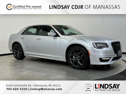 2023 Chrysler 300 Touring L