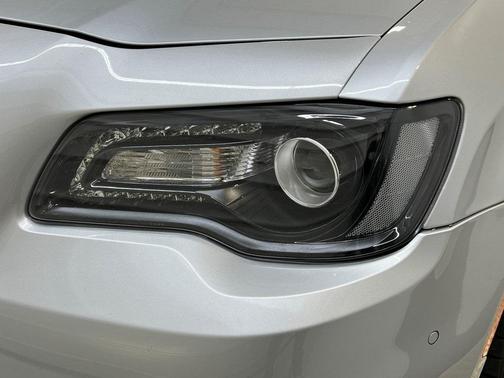 2023 Chrysler 300 Touring L