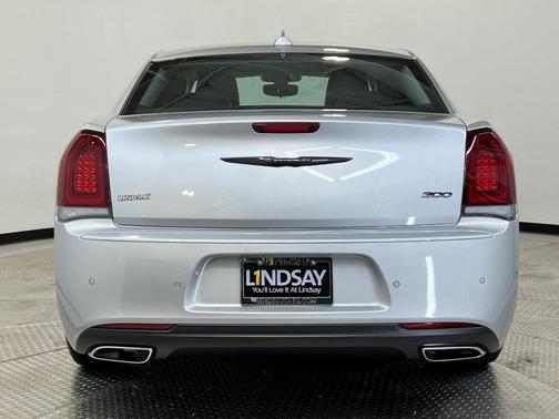2023 Chrysler 300 Touring L