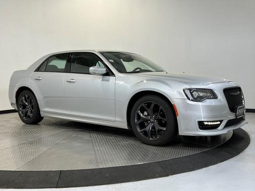 2023 Chrysler 300 Touring L