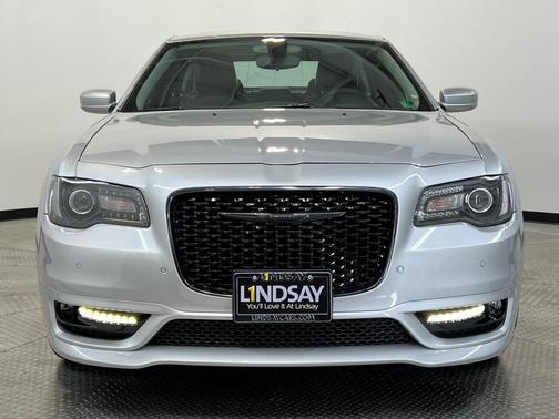 2023 Chrysler 300 Touring L