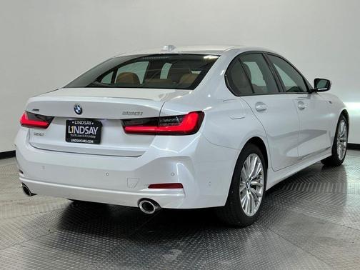 2023 BMW 330 i xDrive