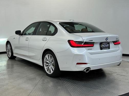 2023 BMW 330 i xDrive