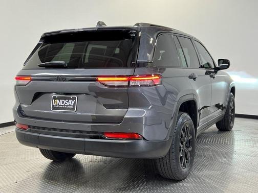 2024 Jeep Grand Cherokee Laredo