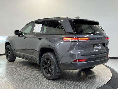 2024 Jeep Grand Cherokee Laredo