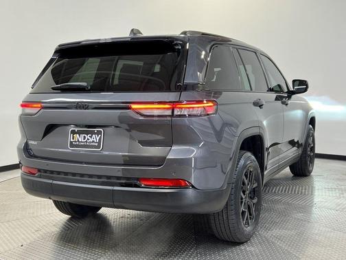 2024 Jeep Grand Cherokee Laredo