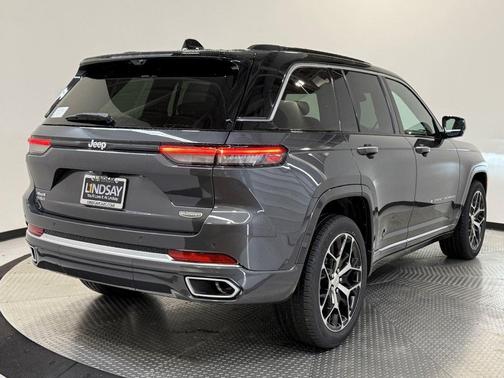 2025 Jeep Grand Cherokee Summit