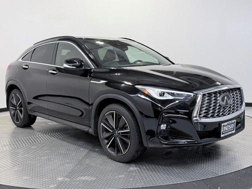 2022 INFINITI QX55 LUXE