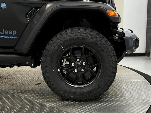 2025 Jeep Wrangler 4xe Sport