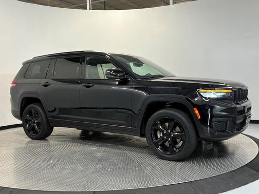 2022 Jeep Grand Cherokee L Laredo