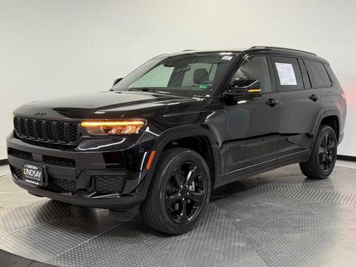2022 Jeep Grand Cherokee L Laredo
