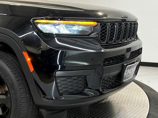 2022 Jeep Grand Cherokee L Laredo