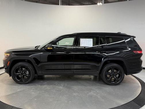 2022 Jeep Grand Cherokee L Laredo