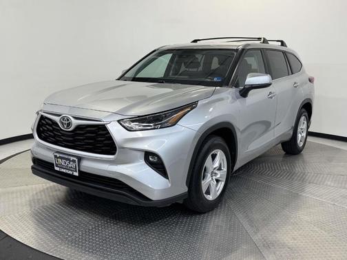 Celestial Silver Metallic 2023 Toyota Highlander LE