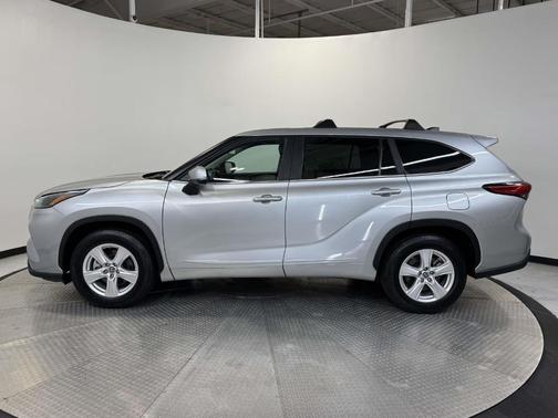 Celestial Silver Metallic 2023 Toyota Highlander LE