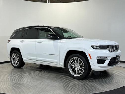 2022 Jeep Grand Cherokee Summit