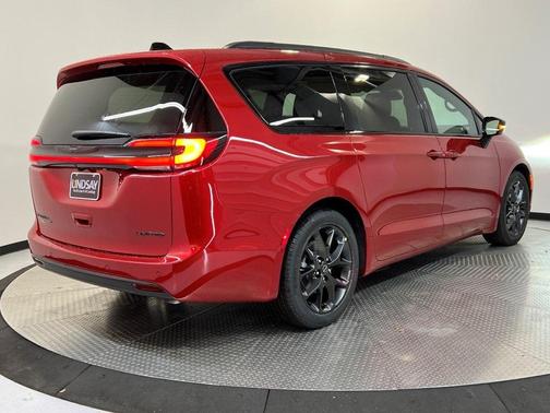 2026 Chrysler Pacifica Limited