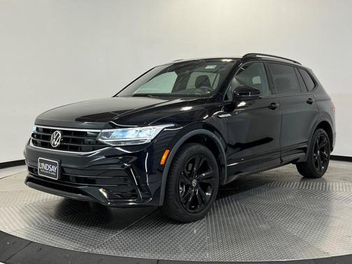 2023 Volkswagen Tiguan 2.0T SE R-Line Black