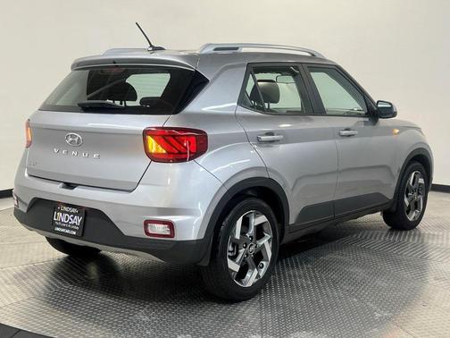 2023 Hyundai VENUE SEL