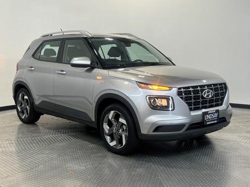 2023 Hyundai VENUE SEL