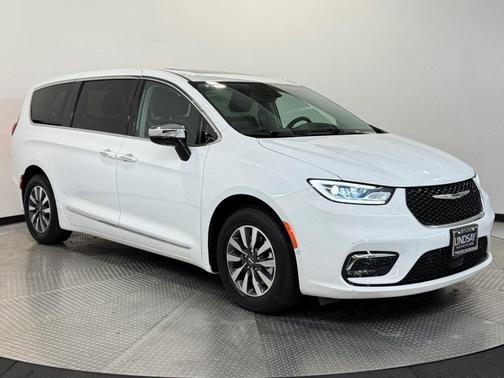2023 Chrysler Pacifica Hybrid Limited