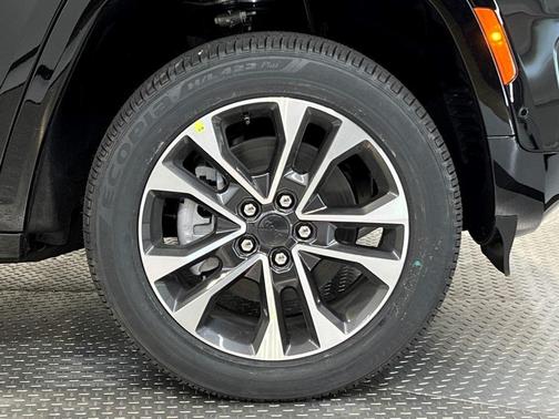 2025 Jeep Grand Cherokee L Overland