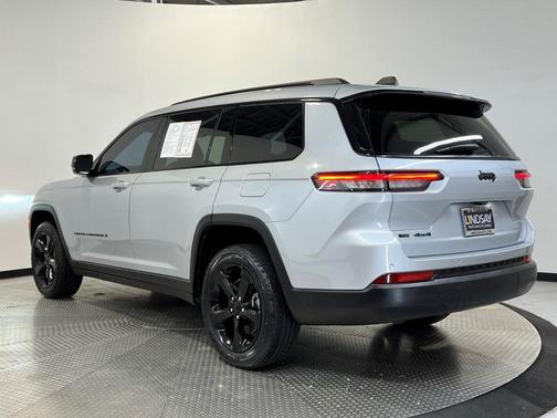 2022 Jeep Grand Cherokee L Laredo