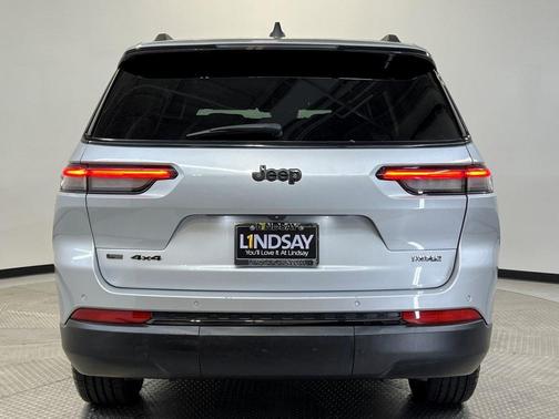 2022 Jeep Grand Cherokee L Laredo