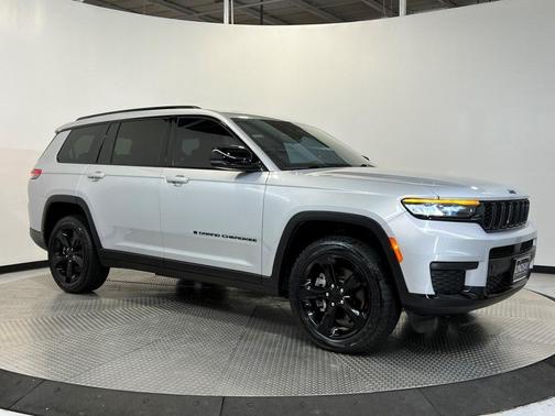 2022 Jeep Grand Cherokee L Laredo