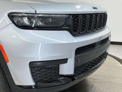 2022 Jeep Grand Cherokee L Laredo
