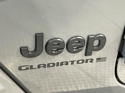 2023 Jeep Gladiator Overland