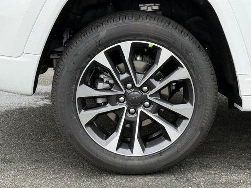 2025 Jeep Grand Cherokee Overland