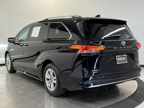 2023 Toyota Sienna Limited