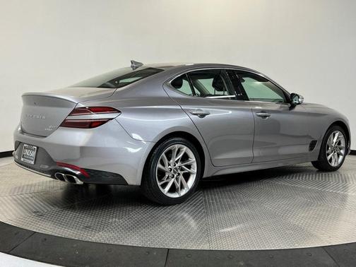 2022 Genesis G70 2.0T
