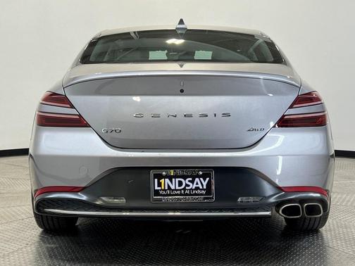 2022 Genesis G70 2.0T