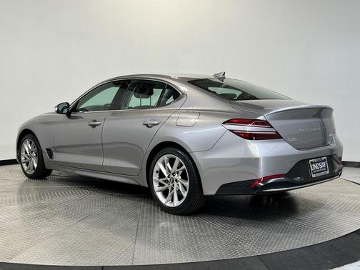 2022 Genesis G70 2.0T