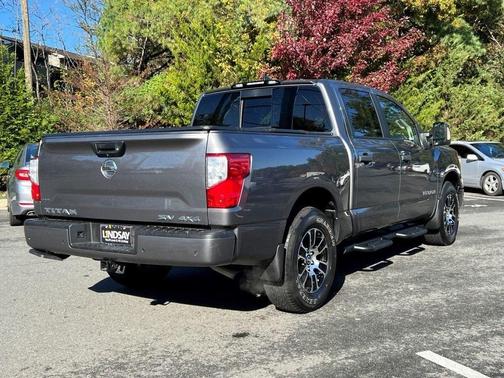 2022 Nissan Titan SV