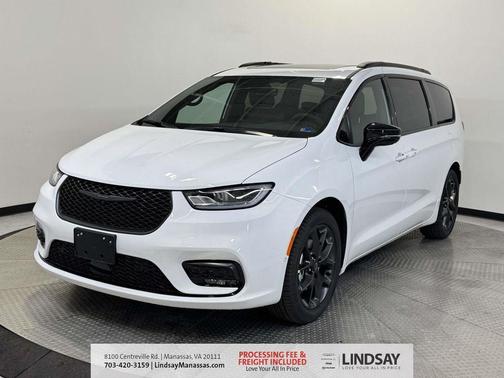 2026 Chrysler Pacifica Select