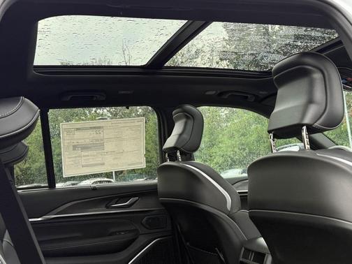 2025 Jeep Grand Cherokee Overland