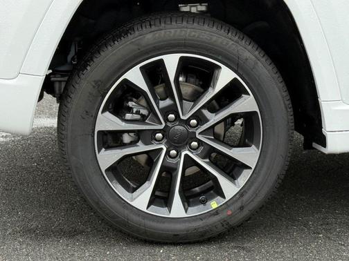 2025 Jeep Grand Cherokee Overland