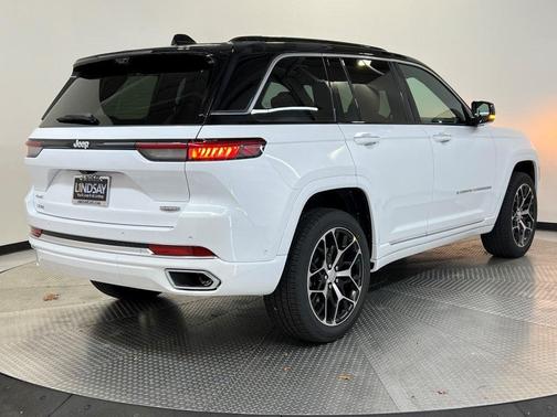 2025 Jeep Grand Cherokee Summit