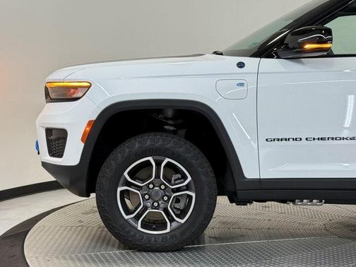 2024 Jeep Grand Cherokee 4xe Trailhawk