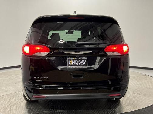 2026 Chrysler Voyager LX