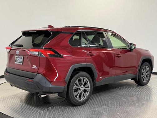 2022 Toyota RAV4 Hybrid XLE Premium