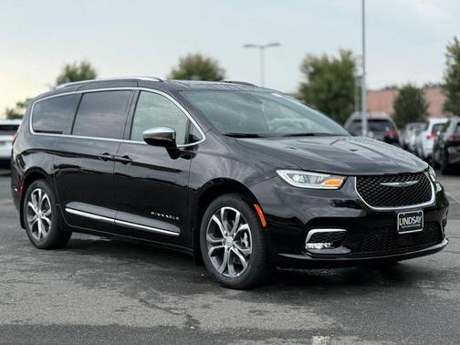 2026 Chrysler Pacifica Pinnacle